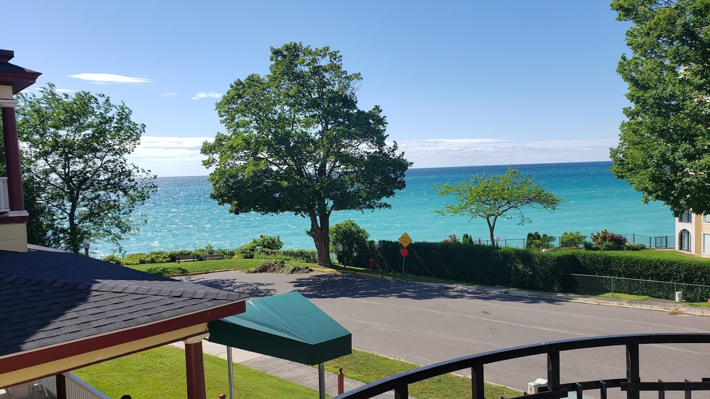 Weathervane Terrace Inn & Suites Visit Charlevoix, Michigan